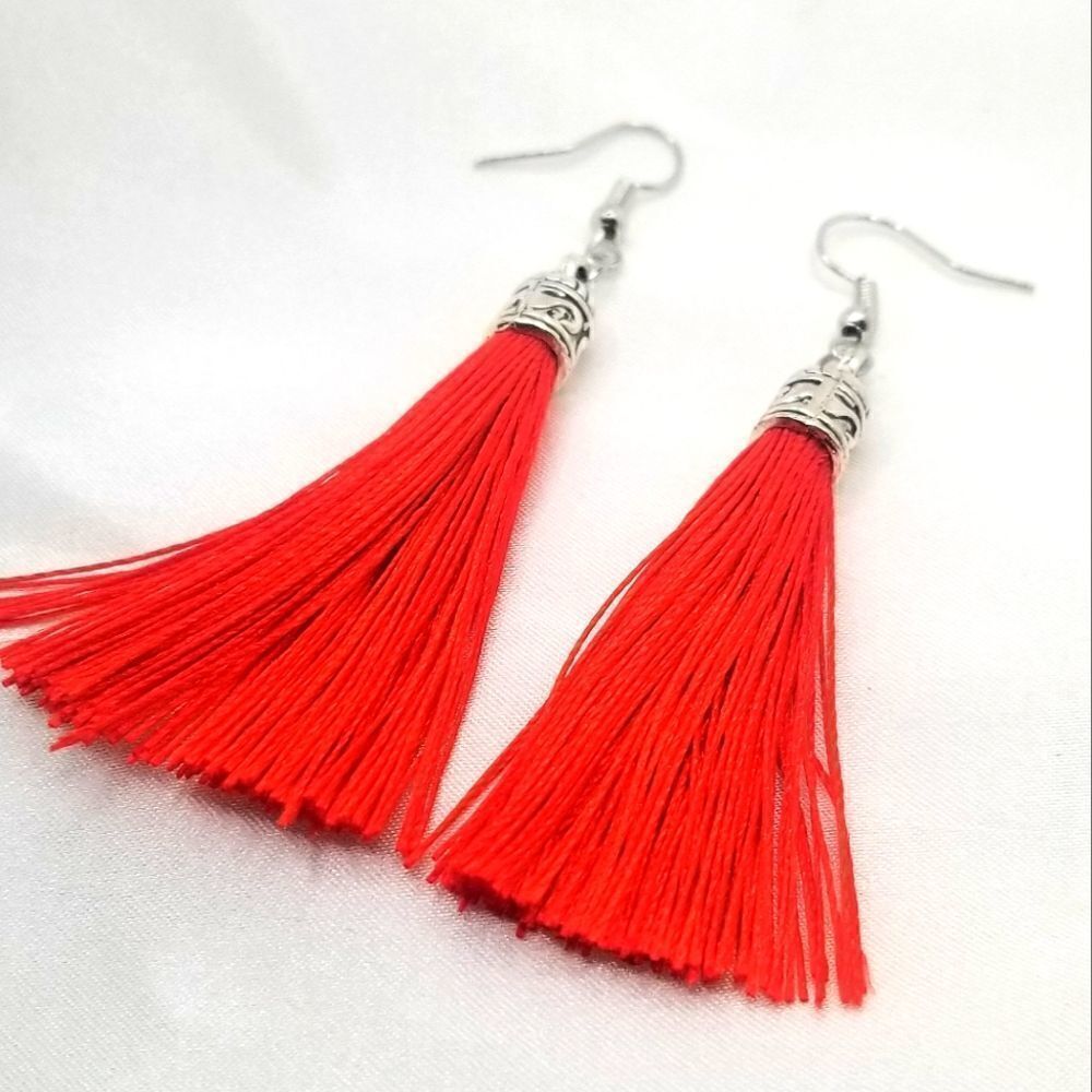 Silver toned fish Hook Dangle red string tassel earrings.
